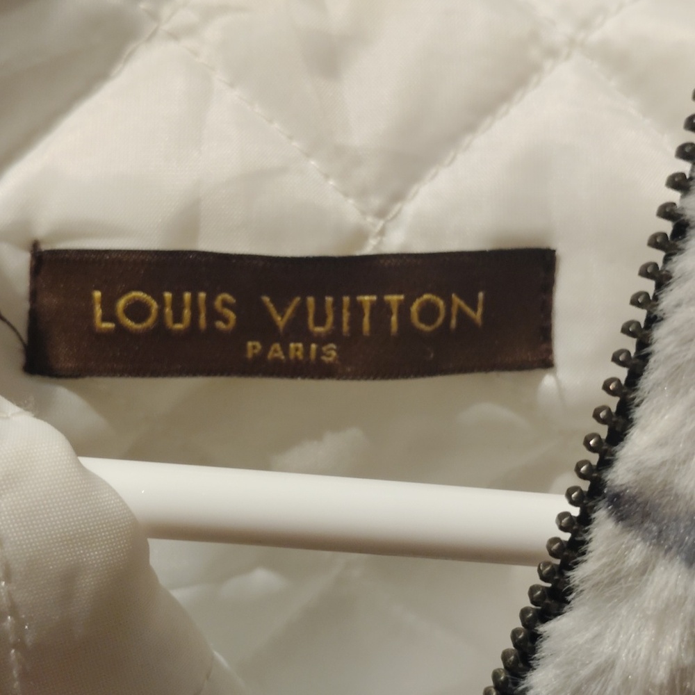 Louis Vuitton White and Black Teddy Jacket - Picture 2 of 4